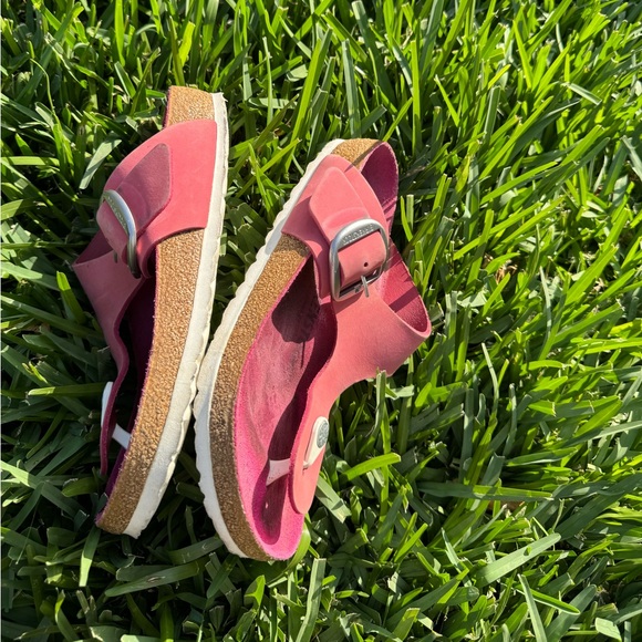 BIRKENSTOCK GIZEH BIG BUCKLE
FUCHSIA TULIP SIZE 37 - Picture 4 of 11